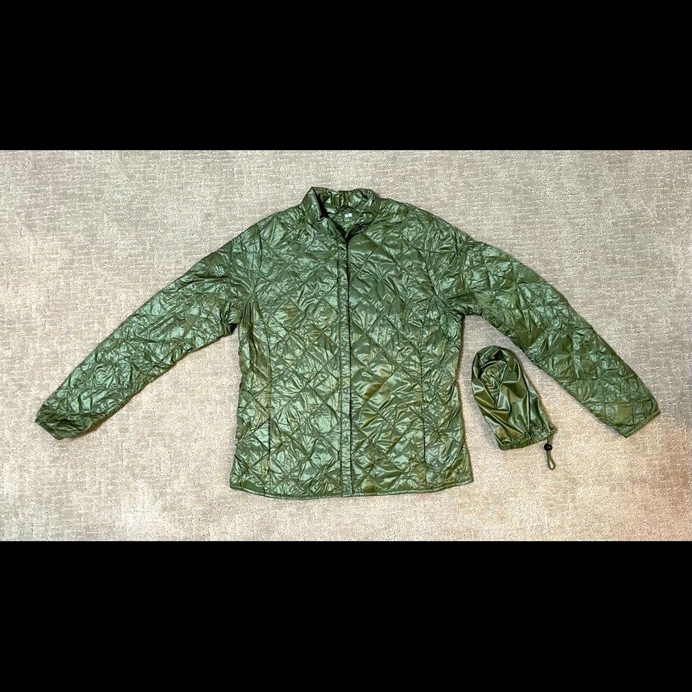 Uniqlo Women’s Ultra Light Down Puff Jacket